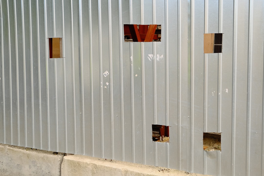 Fechadura Elétrica: Instalação Profissional vs Faça Você Mesmo